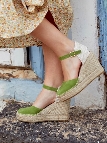 Alhamas - Sandalias con hebilla 'Alpargata Cuña 10 cm' en verde: frente
