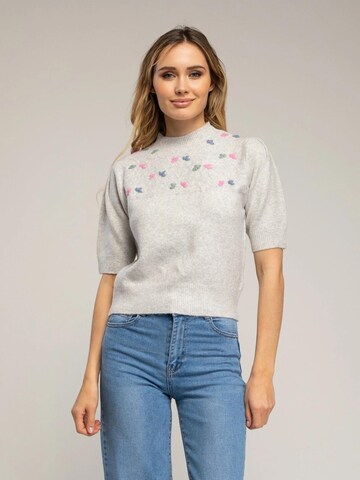 Tantra - Jersey 'Jersey de manga corta con pajaritos bordados  y frunce en el hombro (GRIS)' en gris