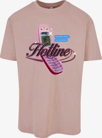 Tricou 'Hotline' de la MT Upscale pe bej: față