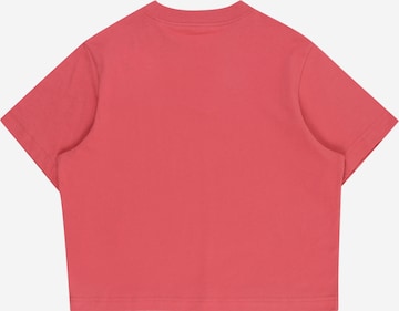 Nike Sportswear Μπλουζάκι 'ESSNTL' σε κόκκινο