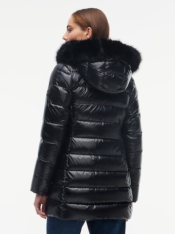 TOMMY HILFIGER Zimný kabát - Čierna