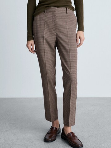 MANGO Slimfit Spodnie w kant 'WARM' w kolorze czerwony