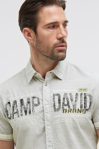 CAMP DAVID Slim fit Button Up Shirt in Green