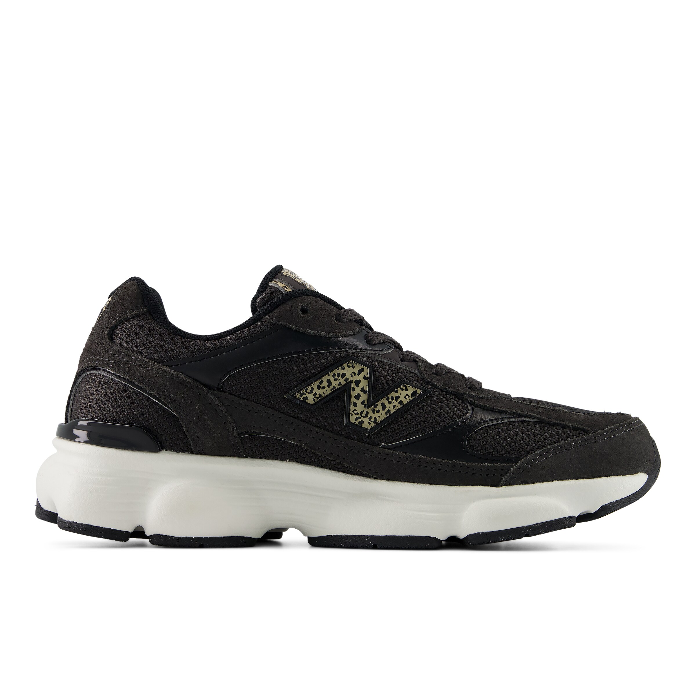 new balance Sneakers in Black
