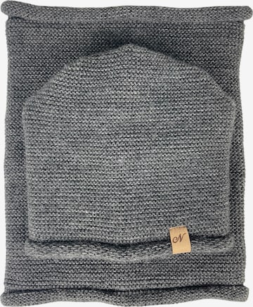 Kumixi Beanie 'Set' in Grey: front