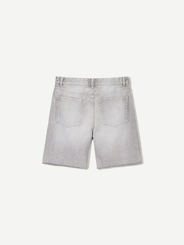 Bershka Regular Shorts in Grau