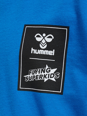 T-Shirt 'FLYING TRES' Hummel en bleu