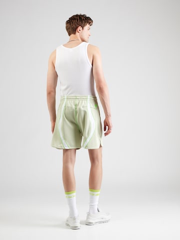Nike Sportswear Loosefit Παντελόνι σε πράσινο