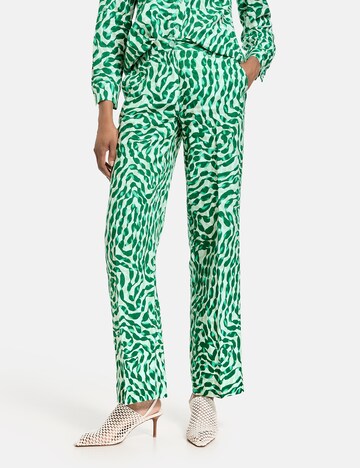 GERRY WEBER Regular Pleated Pants in Green: front