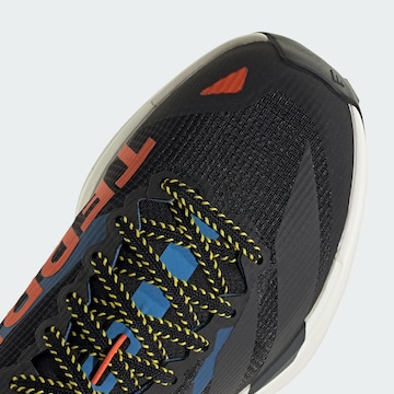 Chaussure de course ADIDAS TERREX en noir