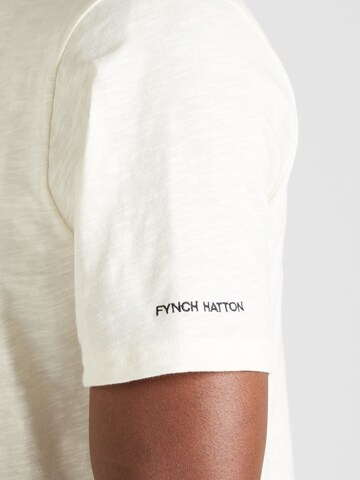 Tricou 'Slub' de la FYNCH-HATTON pe alb