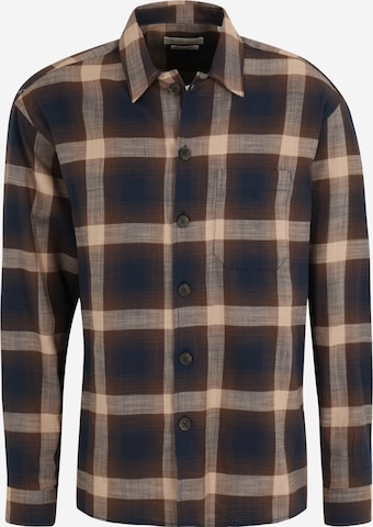 By Garment Makers - Ajuste regular Camisa 'Storm' en marrón: frente