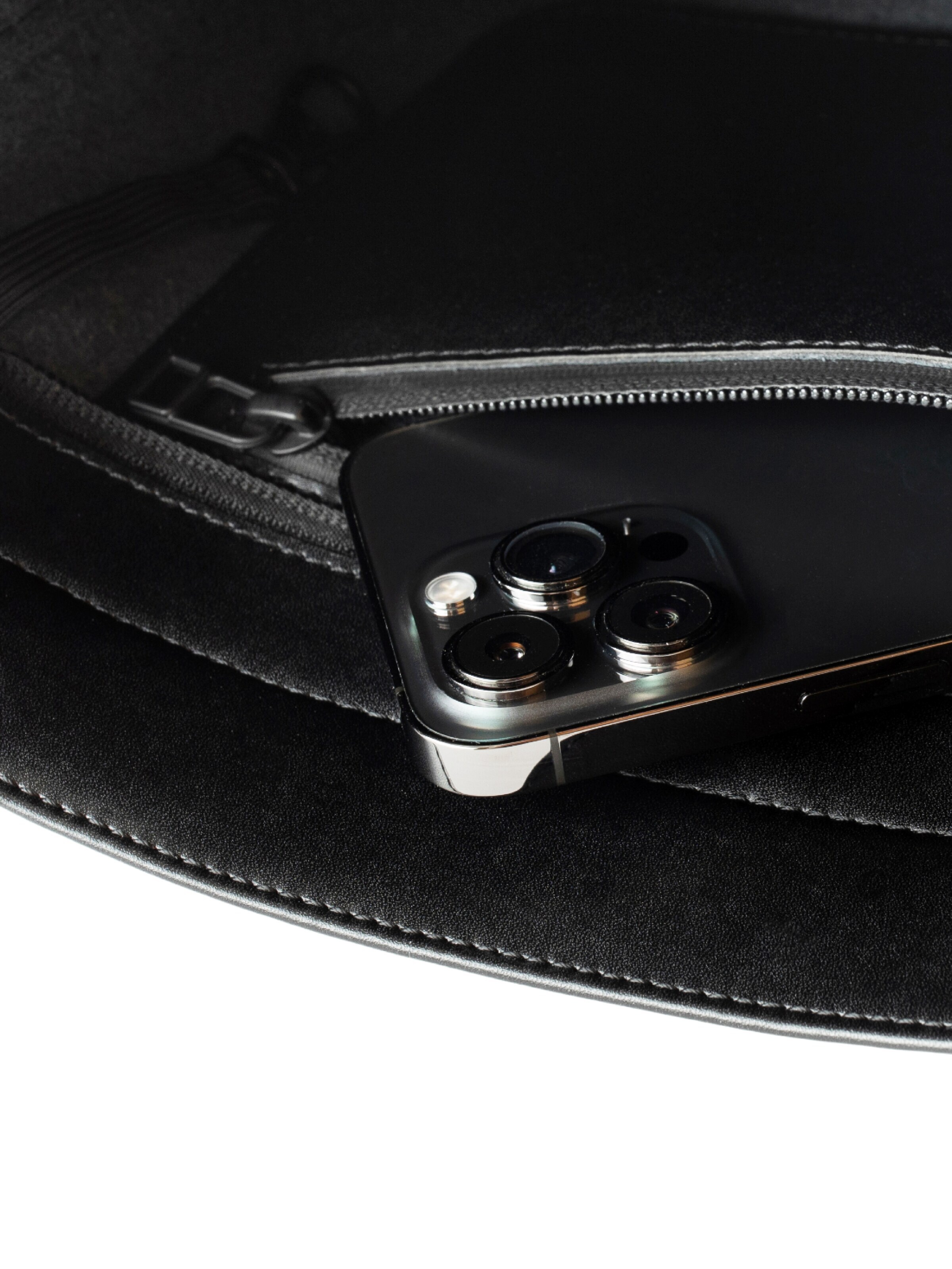 KIWEE Schultertasche‌‌‌‌‌‌‌ in Schwarz
