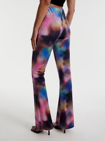 évasé Pantalon 'Zelinda' EDITED en mélange de couleurs