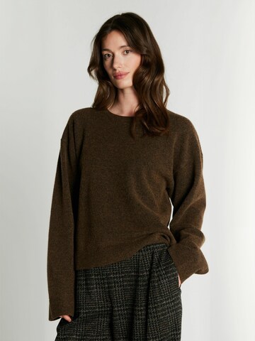 RUE de FEMME - Pullover ' Julla ' em castanho