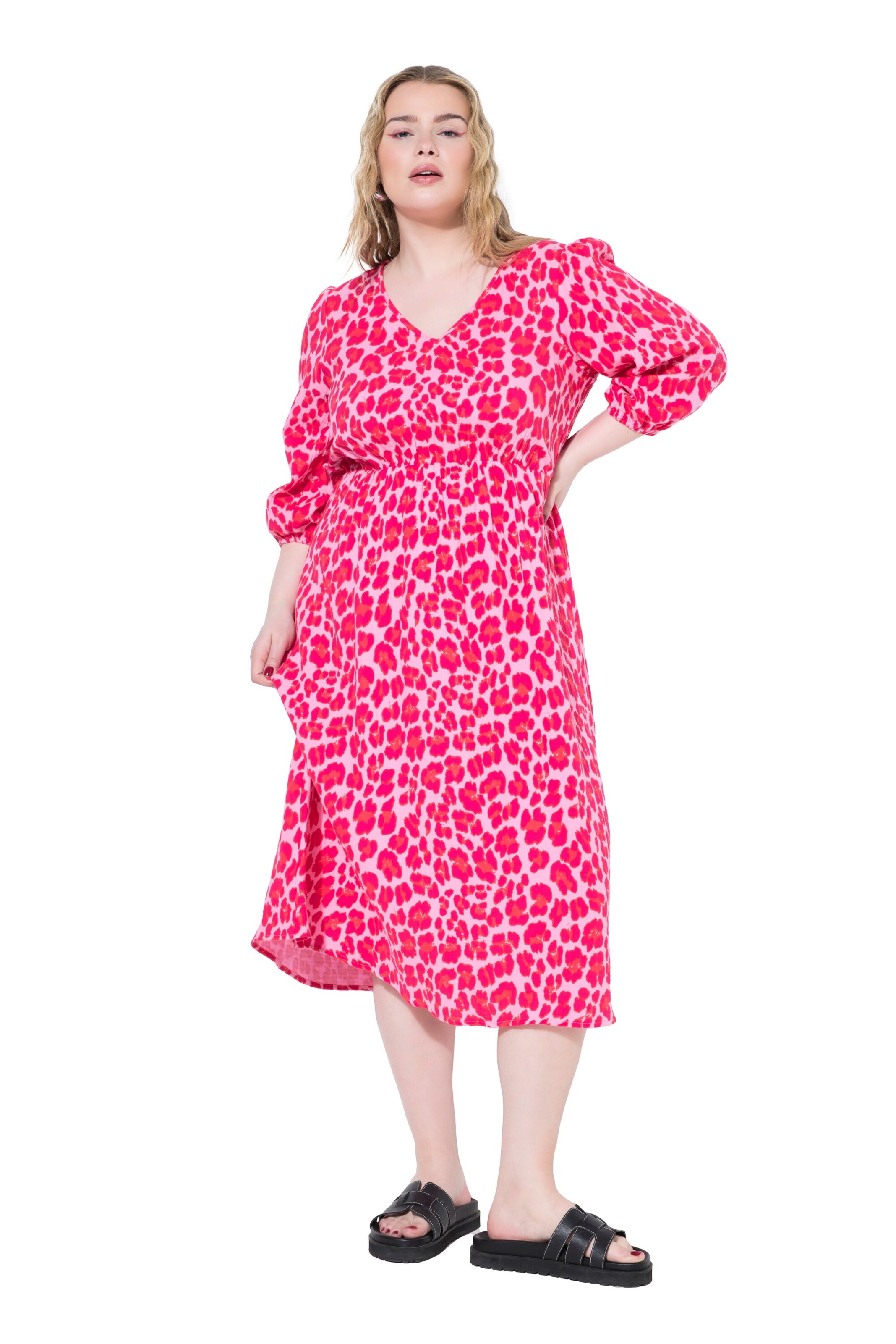 Studio Untold Jurk in Roze: voorkant