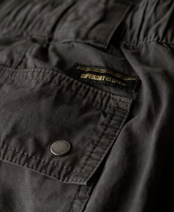 Superdry Loose fit Cargo trousers in Black