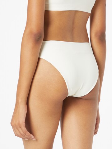Pantaloncini per bikini di KUUNO in bianco
