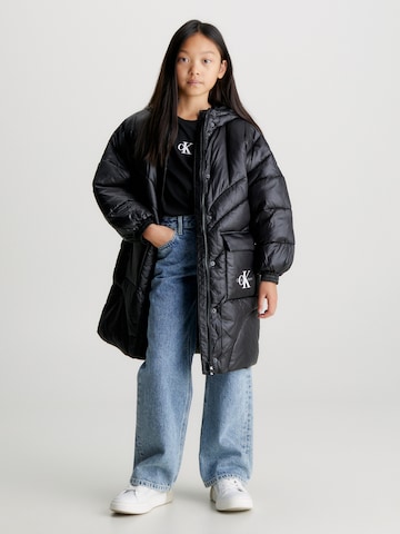 Calvin Klein Jeans Пальто в Черный: спереди