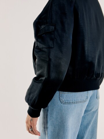 OUT OF ORBIT Between-Season Jacket 'Shelly' in Black
