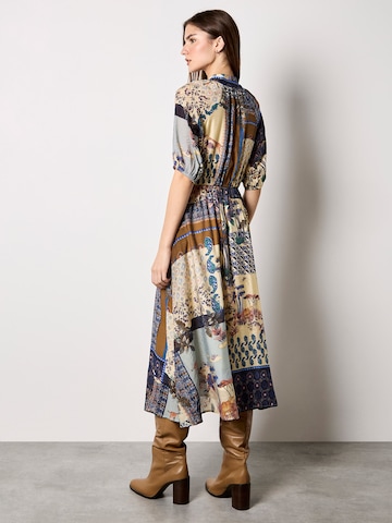 Apricot Patchwork Print Midi Dress ' ' in Blau