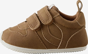 Next Tennarit värissä ruskea: etupuoli