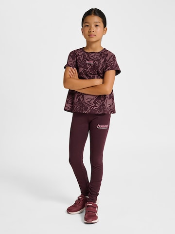 Hummel Slimfit Sportbroek in Rood