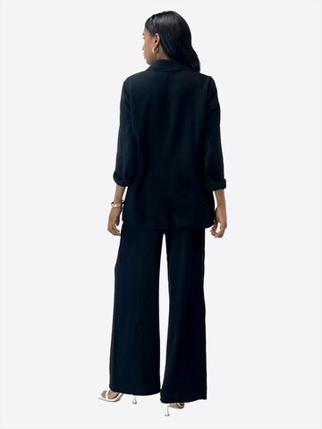 Elara Hausanzug in Schwarz