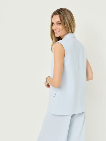 Tamaris Vest in Blue