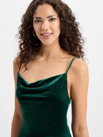 Lipsy Abendkleid in Grün