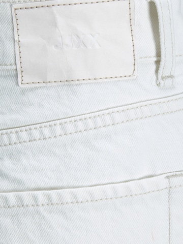 JJXX بساق عريضة جينز 'Tokyo' بلون أبيض
