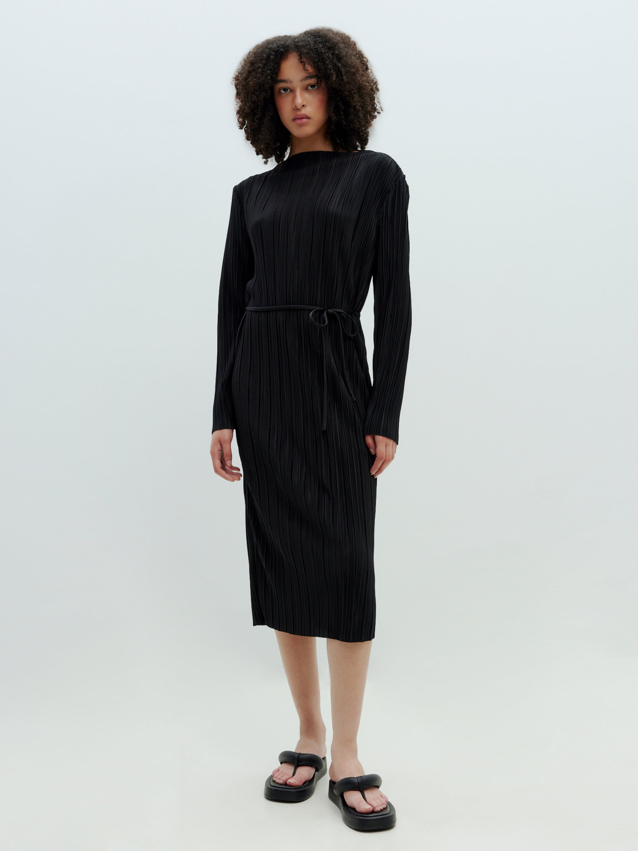 EDITED Produits Robe 'Mika' noir