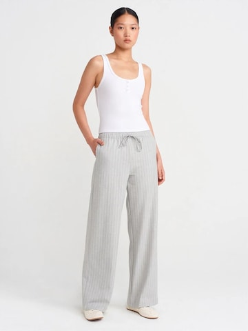Dilvin Wide leg Broek in Grijs: voorkant