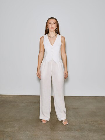 florence by mills exclusive for ABOUT YOU Jakkesætsvest 'Calendula' i hvid