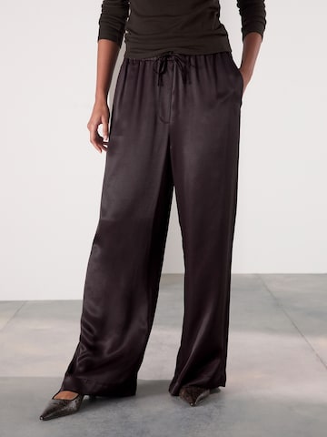 Loosefit Pantaloni di Next in marrone: frontale