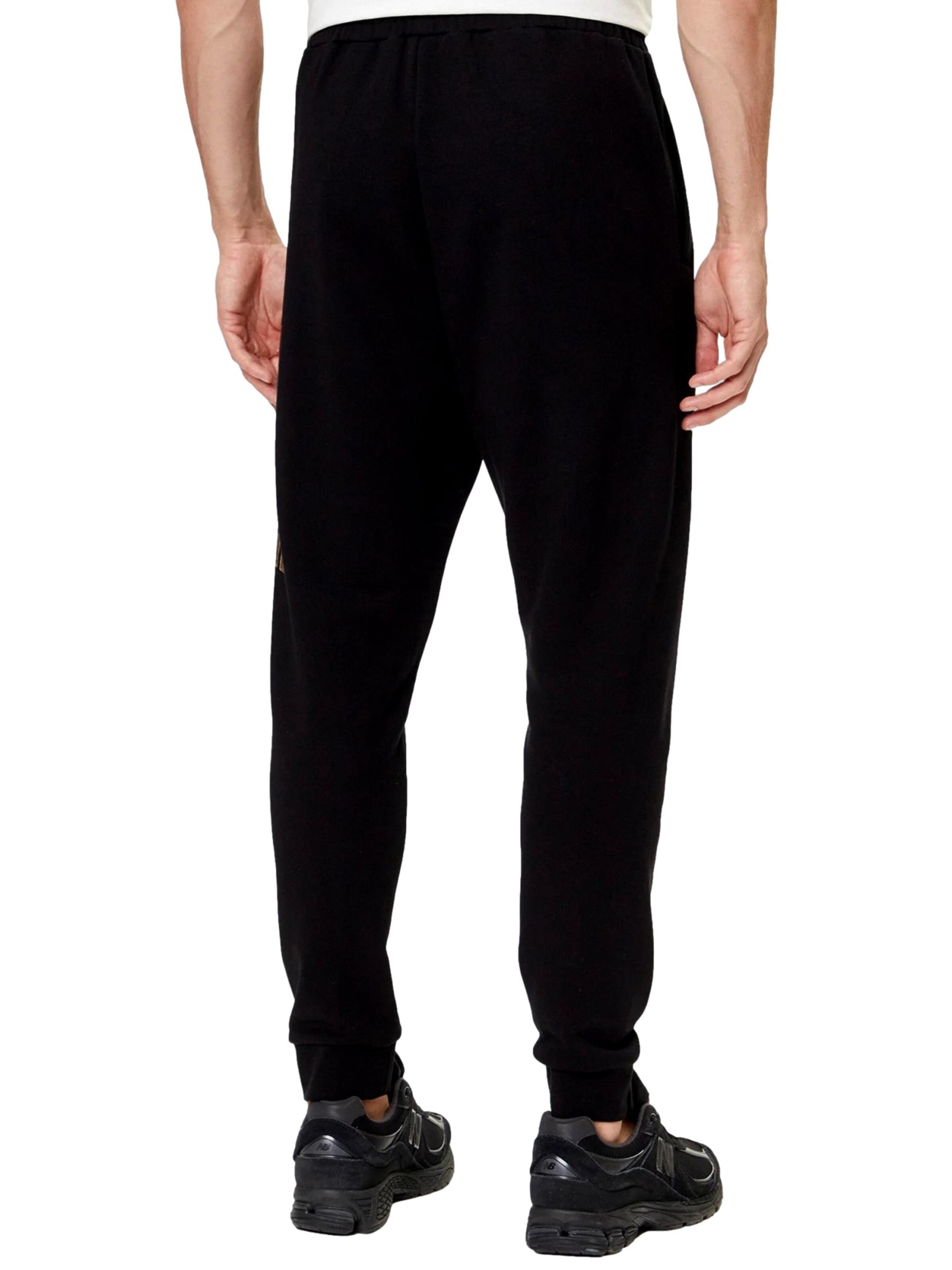 regular Pantaloni di EA7 Emporio Armani in nero