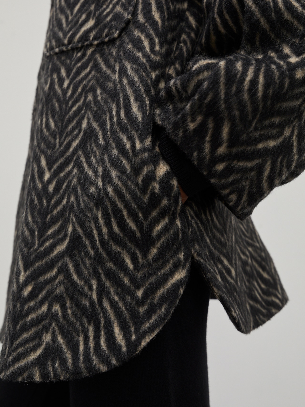 EDITED Produkte Jacke 'Amelia' schwarz