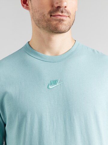 Nike Sportswear Tričko 'Premium Essentials' – zelená