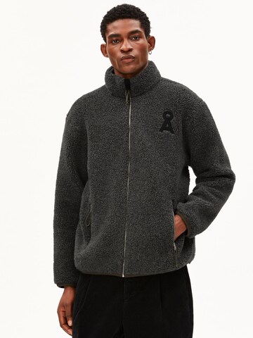 ARMEDANGELS Overshirt WOOL BLEND FLEECE in Grau: Vorderseite