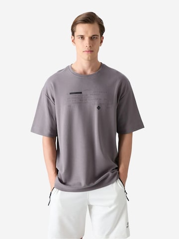 Tommy Life - Camisa 'T-Shirts' em cinzento
