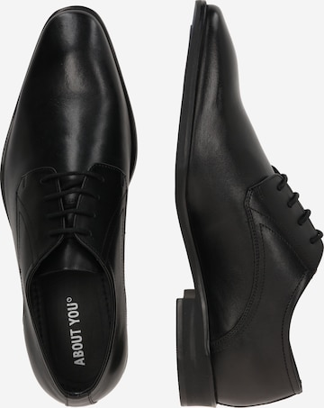 ABOUT YOU - Zapatos con cordón en negro