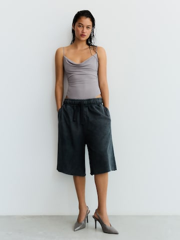 Bershka Shirt body in Grijs