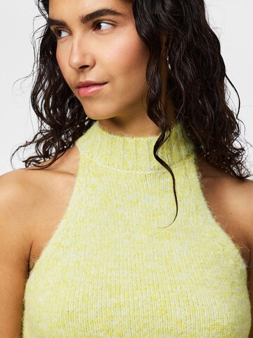Tops en tricot 'PCSoftcrush' PIECES en jaune