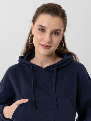 Jacey Quinn Sweatshirt 'Dora' in Blue