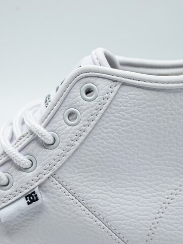 Boots 'Manual Hi Wnt' DC Shoes en blanc