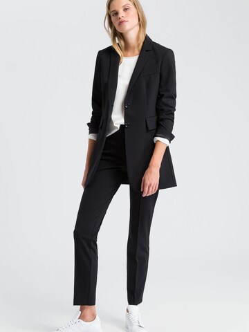 MARC AUREL Regular Pleated Pants in Black