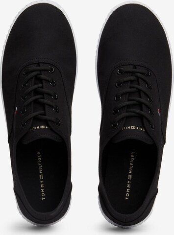 TOMMY HILFIGER Sneakers laag 'Essential' in Zwart