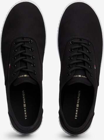TOMMY HILFIGER Sneakers 'Essential' in Black