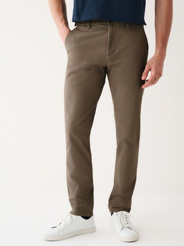Slimfit Pantaloni chino di Next in marrone: frontale