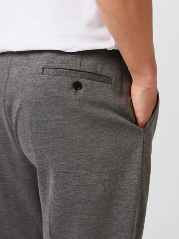 Regular Pantaloni de la BURTON MENSWEAR LONDON pe gri